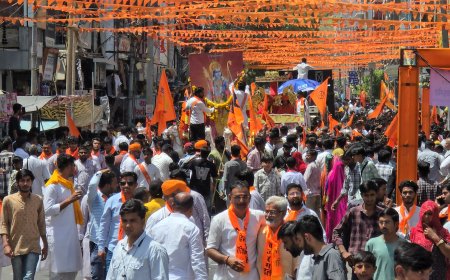 बाड़मेर में गूंजा 'जय श्रीराम': घोड़ों और रथों के साथ निकली भव्य शोभायात्रा