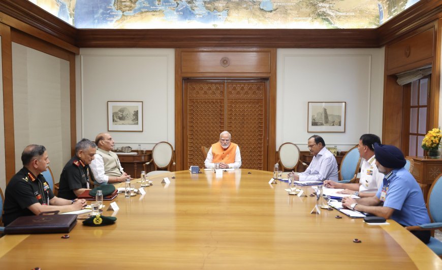 पहलगाम हमले के बाद भारत का कड़ा रुख: पीएम मोदी ने सेनाओं को दी खुली छूट, पाकिस्तान पर बढ़ा दबाव