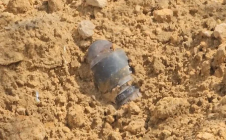 जैसलमेर में सनसनी: जेठवाई रोड पर बस्ती के बीच मिली रहस्यमयी बमनुमा वस्तु, सेना और पुलिस अलर्ट