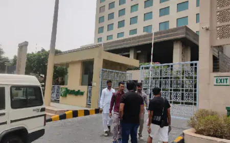 हॉलिडे-इन और रैफल्स होटल को मिली धमकी, मंत्री कार्यक्रम में थे मौजूद