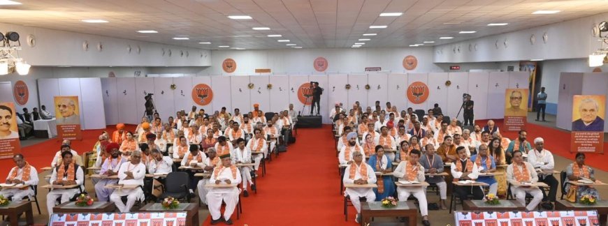 राजस्थान की भाजपा तीन दिन गुजरात में, सरकार और संगठनात्मक ताकत का प्रदर्शन या मंत्रिमंडल फेरबदल की सुगबुगाहट