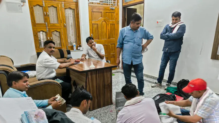 हिण्डौन में भ्रष्टाचार का पर्दाफाश: PWD अभियंता भवानी सिंह मीणा 3 लाख की रिश्वत लेते पकड़े गए