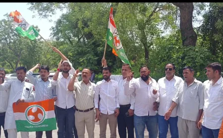 "जोधपुर में कांग्रेस का हल्ला बोल: चिरंजीवी स्वास्थ्य बीमा योजना की बहाली को लेकर कलेक्ट्रेट में प्रदर्शन, BJP सरकार पर तीखा हमला"
