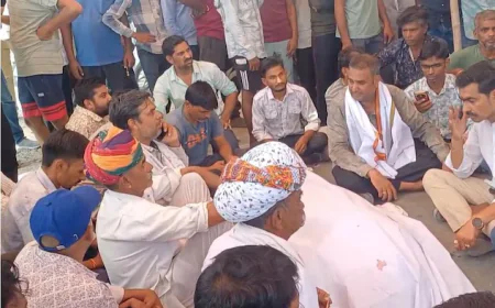 ब्यावर: अवैध बजरी डंपर ने सब्जी व्यापारी को कुचला, ग्रामीणों का आक्रोश, सड़क जाम
