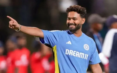 पंत का पंच: लीड्स में सिक्सर सेंचुरी, धोनी को पछाड़ रचा इतिहास