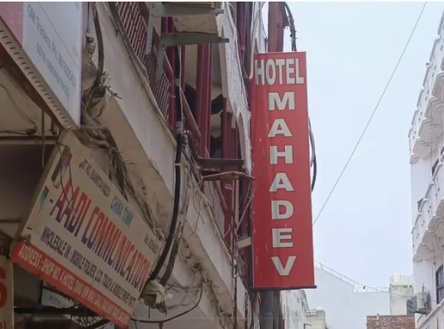 बजरिया के महादेव होटल में सनसनीखेज खुलासा: साइबर क्राइम पुलिस ने पकड़ा अश्लील वीडियो रैकेट, अर्द्धनग्न युवतियां गिरफ्तार, सरगना फरार