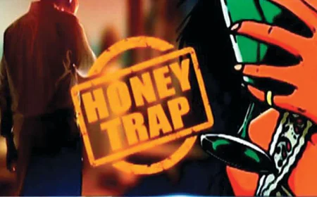 मलेरिया इंस्पेक्टर को हनीट्रैप में फंसाया: लेडी वकील और सहेली ने दोस्ती की, फ्लैट में बुलाकर संबंध बनाने को कहा, ₹11 लाख मांगे