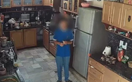 पिता के सामने बेटे ने जहर पीकर बोला- मैं जा रहा हूं,दोस्तों का ब्लैकमेल, FIR के बाद 2 लाख रुपये की मांग