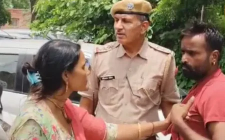 पत्नी ने साली के साथ पति को पकड़ा कर दी हेलमेट से पिटाई, वीडियो वायरल