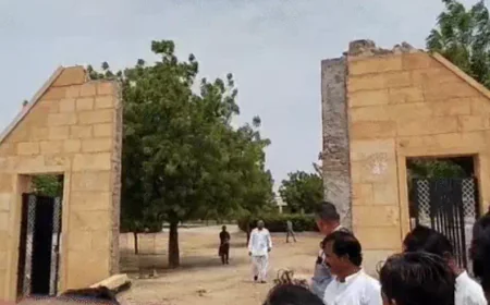 जैसलमेर: स्कूल के खस्ताहाल गेट के नीचे दबकर छात्र की मौत, टीचर घायल