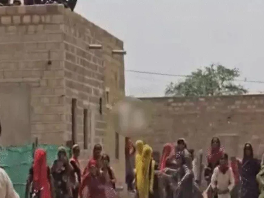 दो समुदायों के बीच छतरी निर्माण पर हिंसक झड़प, पत्थरबाजी में कई घायल