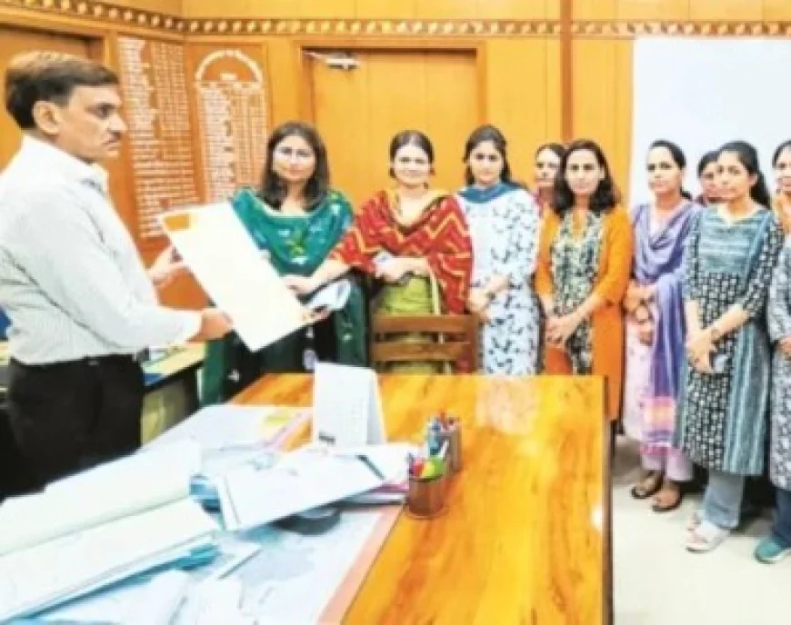 महिला कर्मिकों ने सीएम से मांगा रक्षाबंधन का उपहार मासिक धर्म के दौरान तीन दिन का मिले अवकाश ..