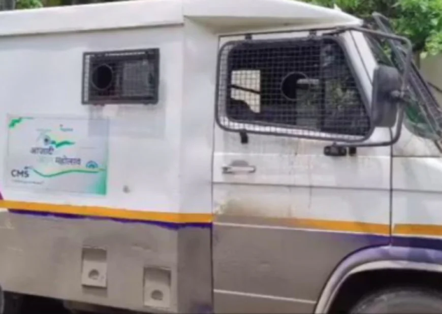 उदयपुर में चांदी की तस्करी हुई नाकाम,गुजरात नंबर मिनी ट्रक से 11 क्विंटल चांदी जब्त।