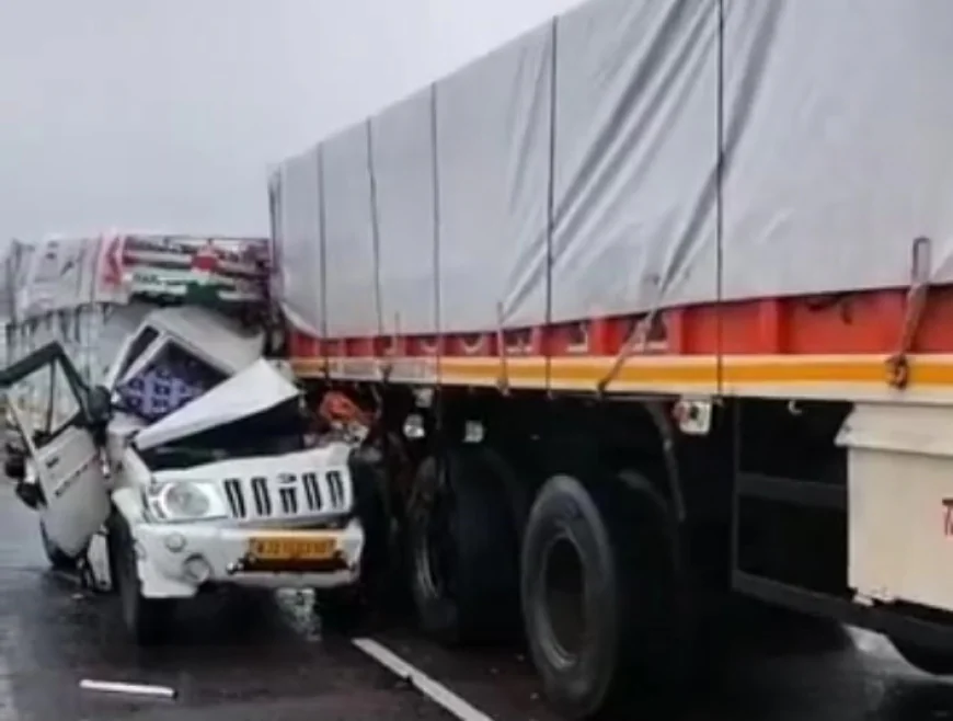 बालेसर :भारतमाला एक्सप्रेसवे पर दर्दनाक हादसा, ट्रेलर से टकराई पिकअप, खलासी की मौत, ड्राइवर की हालत नाजुक