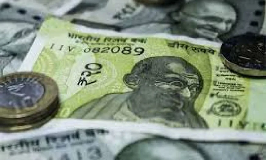 रुपये में 14 पैसे की गिरावट, अमेरिकी डॉलर के मुकाबले 86.30 पर बंद