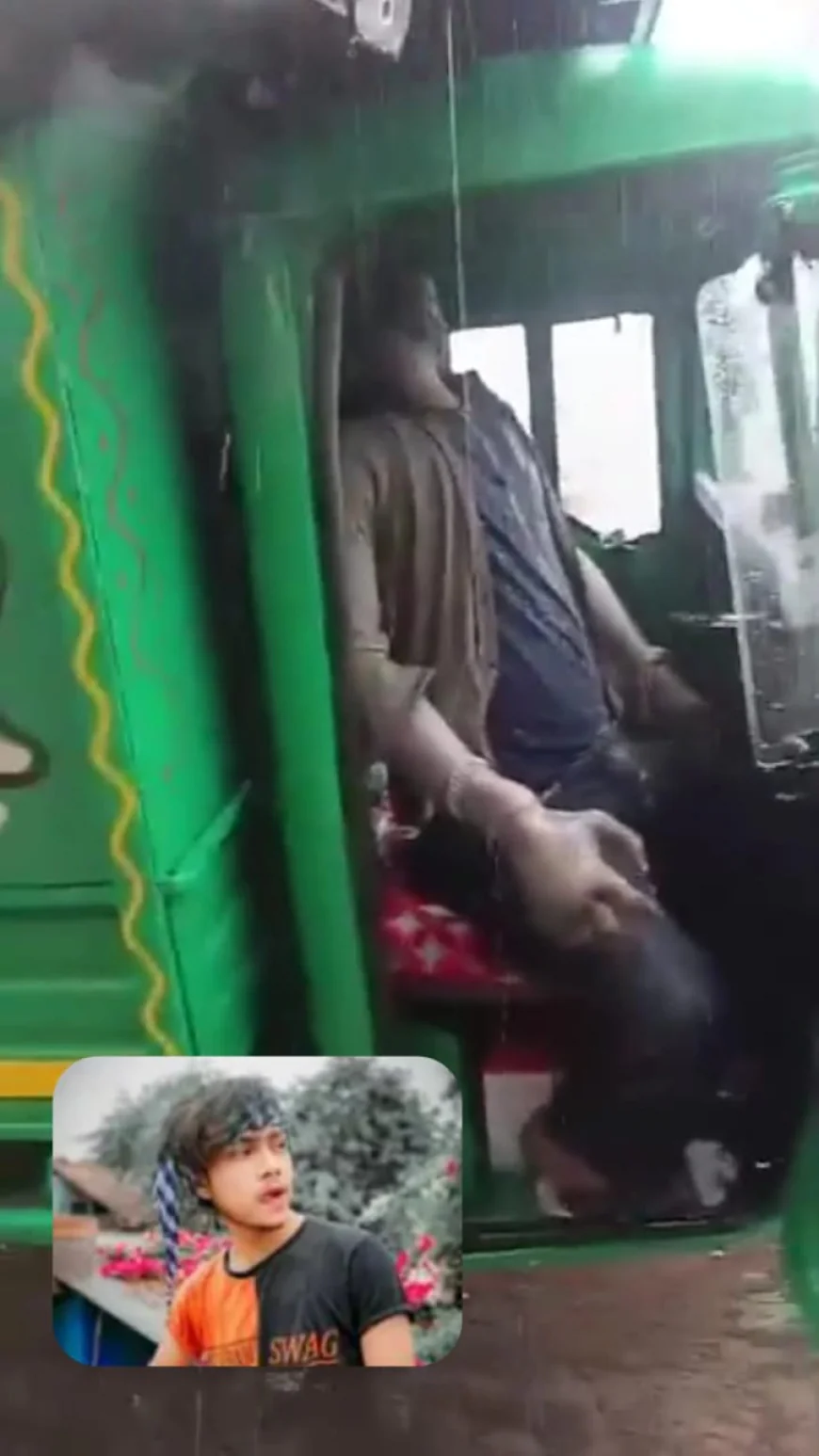 लापता युवक की हत्या, सड़क किनारे टैंपो में मिला शव