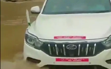 राजस्थान के मंत्री किरोड़ी लाल मीणा की कार बाढ़ के पानी में फंसी