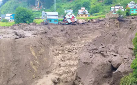 कुदरत का कहर:बादल फटने से भारी तबाही, 12 की मौत, कई लापता