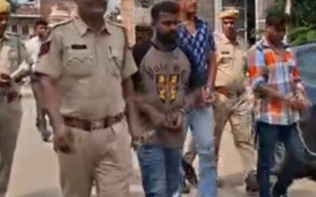 आपसी रंजिश के चलते फायरिंग के बाद पुलिस ने तीन आरोपियों को गिरफ्तार कर ,मौका मुआयना किया.