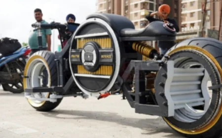 सूरत के छात्रों ने बनाई AI से चलने वाली अनोखी बाइक ‘गरुड़’.