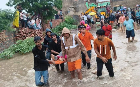 भारी बारिश में मकान ढहने से दो की मौत, स्थानीय लोगों ने घायलों को पहुंचाया JLN अस्पताल