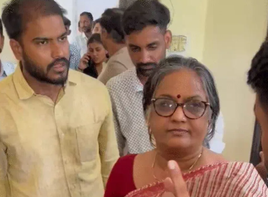 35 छात्रों के साथ सीनियर्स की शर्मनाक हरकत, ABVP ने खोला मोर्चा राजस्थान यूनिवर्सिटी में रैगिंग का गंभीर मामला