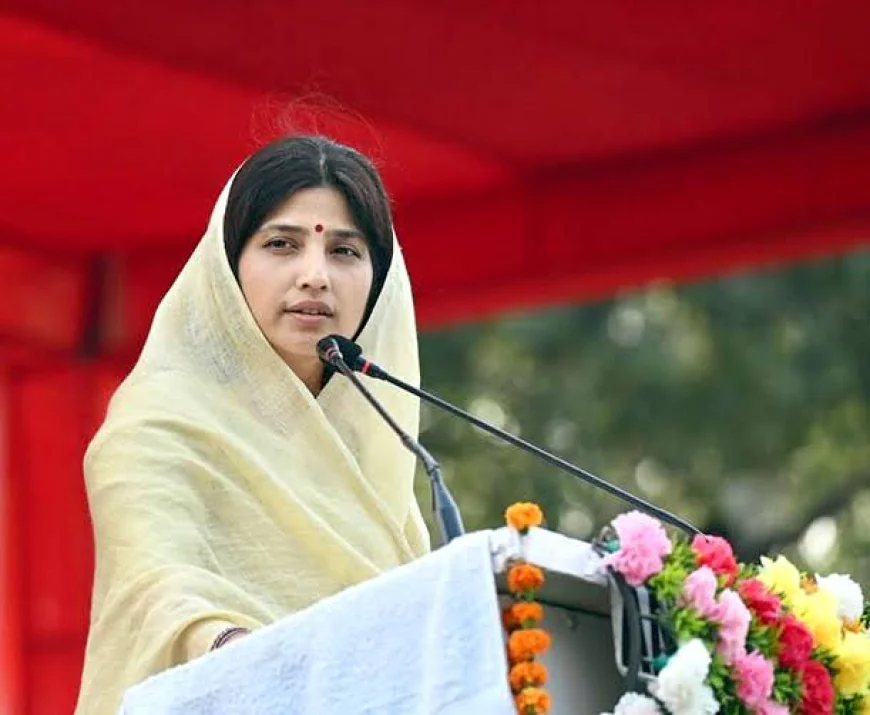 डिंपल यादव की मस्जिद एंट्री: मौलाना को थप्पड़, अखिलेश की खामोशी और सियासत का तूफान