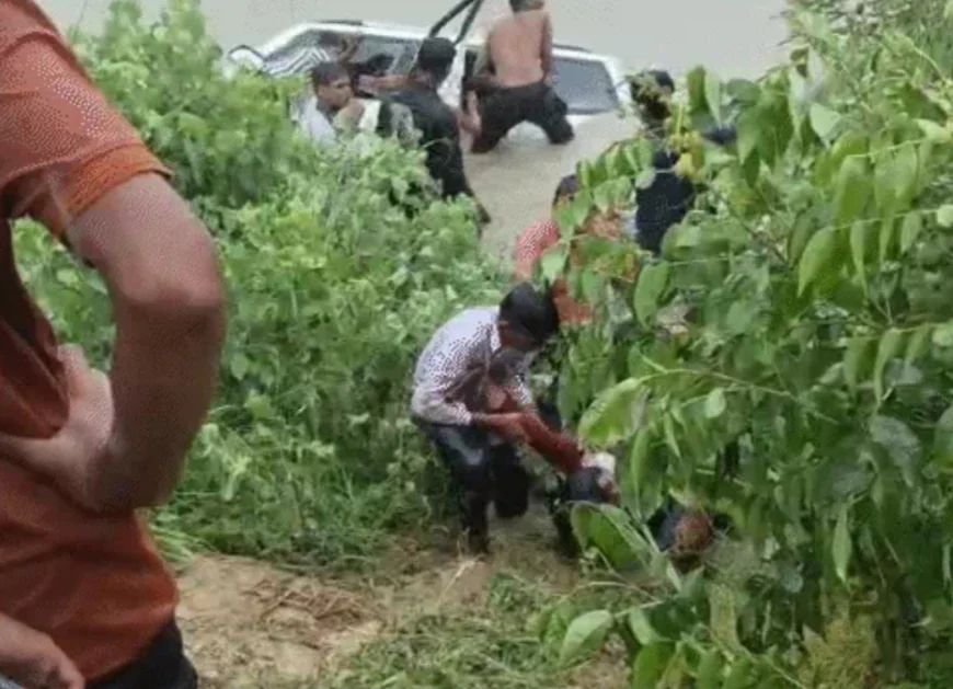उत्तर प्रदेश के गोंडा में बोलेरो बेकाबू होकर सरयू नहर में गिरी,11 लोगों की मौत,पृथ्वीनाथ मंदिर की यात्रा बनी अंतिम सफर....