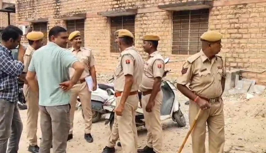 फाइनेंस कंपनी मैनेजर की पुलिस चौकी में संदिग्ध मौत, परिजनों का मुआवजा और नौकरी की मांग