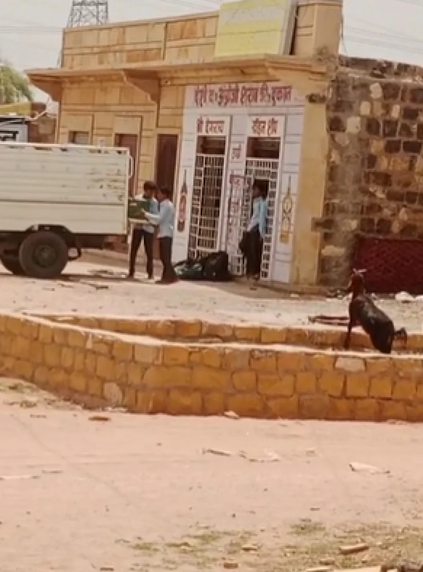 स्कूली बच्चों से उतरवाए जा रहे शराब के कार्टन, वायरल वीडियो ने मचाई खलबली