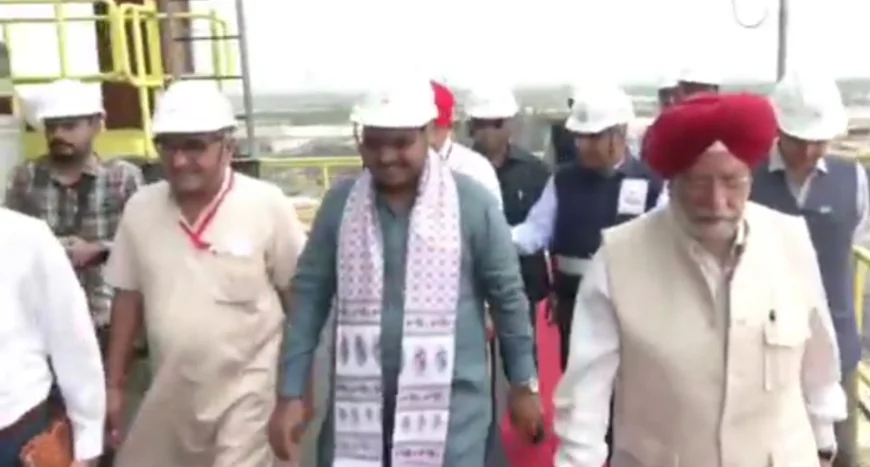 मुख्यमंत्री और केंद्रीय मंत्री हरदीप सिंह पुरी ने पचपदरा रिफाइनरी का दौरा कर ,कंट्रोल रूम का उद्घाटन किया.