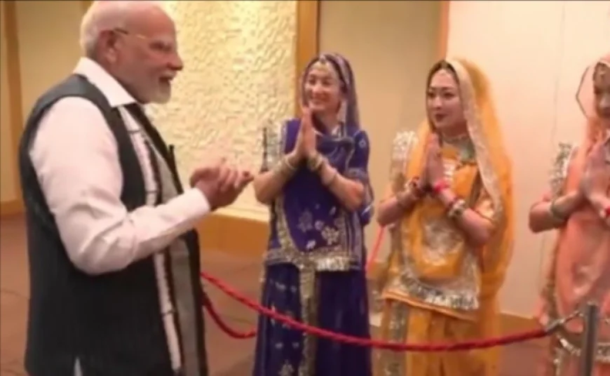 राजस्थानी पारंपरिक गीतों के साथ जापान में PM मोदी का स्वागत किया गया.