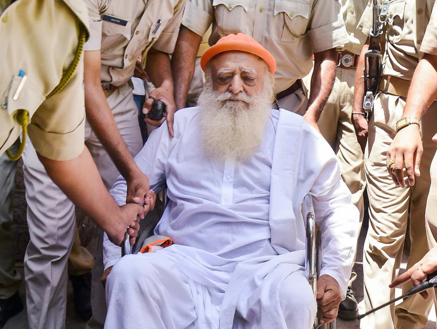 आसाराम की जोधपुर जेल में हुई वापसी,मेडिकल जमानत रद्द, नाबालिग रेप मामले में सरेंडर...
