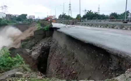 बादल फटने से भारी तबाही: ट्रैक्टर बहने से 8 की मौत, मंदिर-घरों में मलबा घुसा, मलबा गिरने से 3 की जान गई