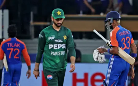 एशिया कप में भारत की धमाकेदार जीत, मैदान पर तनाव और टीवी पर बयानबाज़ी गरमाई