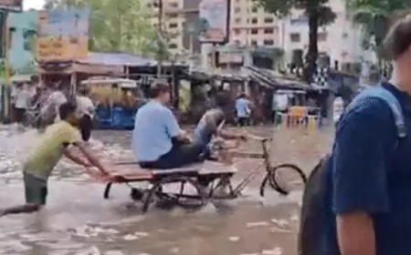 Rain Alert: मूसलाधार बारिश से बाढ़ जैसे हालात, 7 की मौत, यातायात ठप