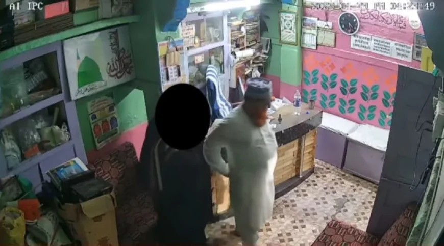 तंत्र-मंत्र के सहारे महिलाओ के साथ अश्लील हरकतें करता तांत्रिक,वायरल वीडियो ने उजागर कि सच्चाई