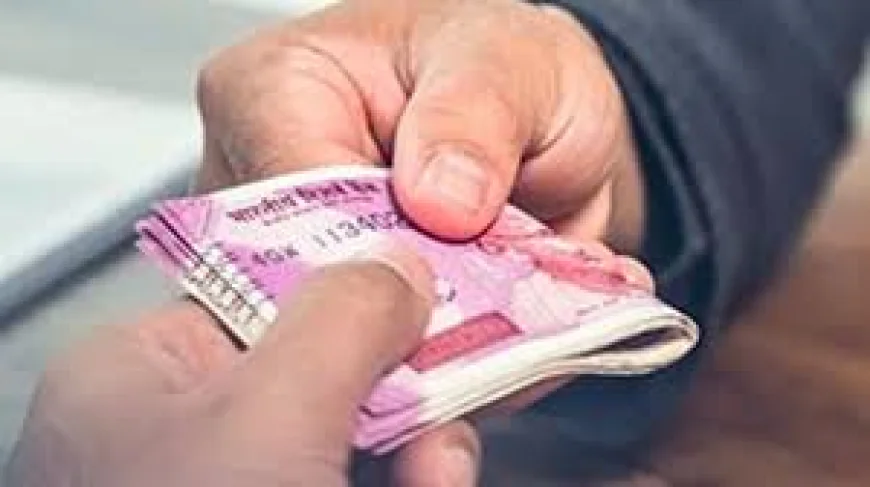 AEN प्रिया झा सहित चार अधिकारी 3.10 लाख की रिश्वत लेते गिरफ्तार