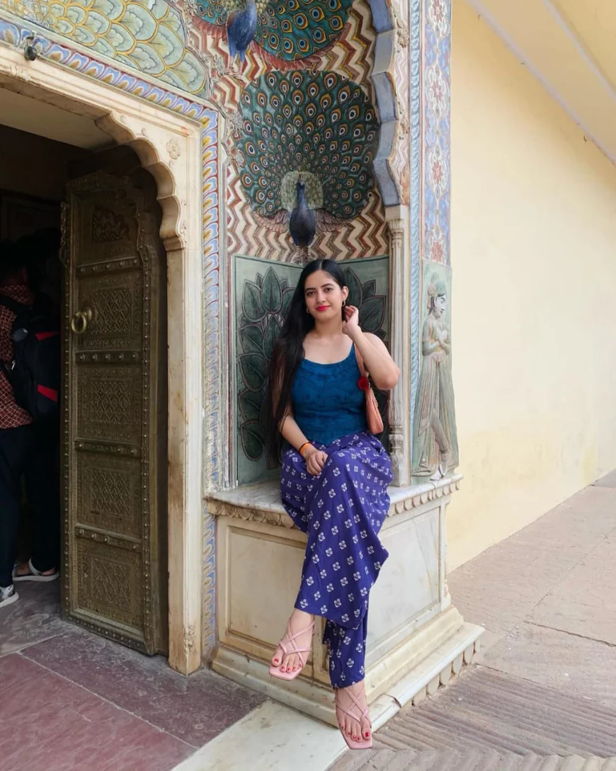 बॉलीवुड मॉडल्स को टक्कर देने वाली ये युवती दिल्ली यूनिवर्सिटी के राजनीतिक तख्त पर फहराने को तैयार 