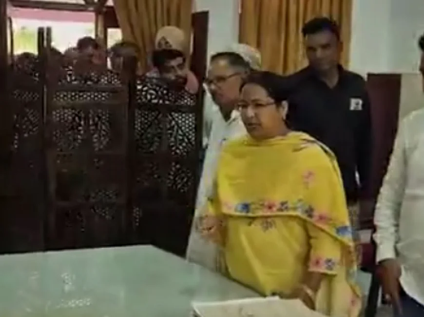अणूपगढ़ में विधायक का गुस्सा: 'आधे घंटे से खड़ी हूं, एसडीएम साहब बाहर आइए, 50-60 लोग इंतजार में'