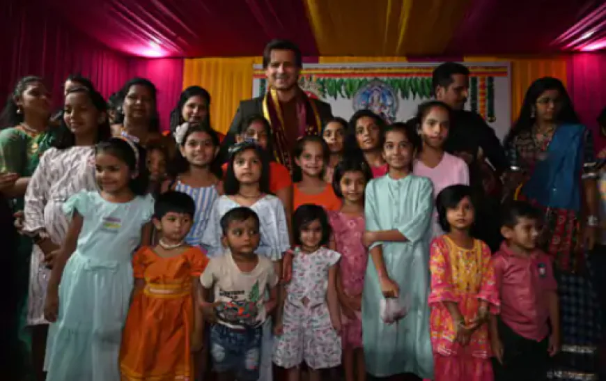 मुंबई में शारदीय नवरात्रि और दुर्गा पूजा का उत्साह, बॉलीवुड सितारों ने लिया मां दुर्गा का आशीर्वाद