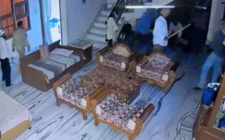 फर्जी पुलिस बनकर पूर्वमंत्री  की बेटी के घर बोला धावा लाठियां-तोड़फोड़ कर स्कॉर्पियो से फरार.