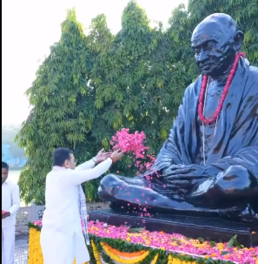 सीएम भजनलाल और राज्यपाल बागड़े ने अर्पित की पुष्पांजलि: गांधी जयंती पर सचिवालय और गांधी सर्किल पर हुआ रामधुनि का आयोजन