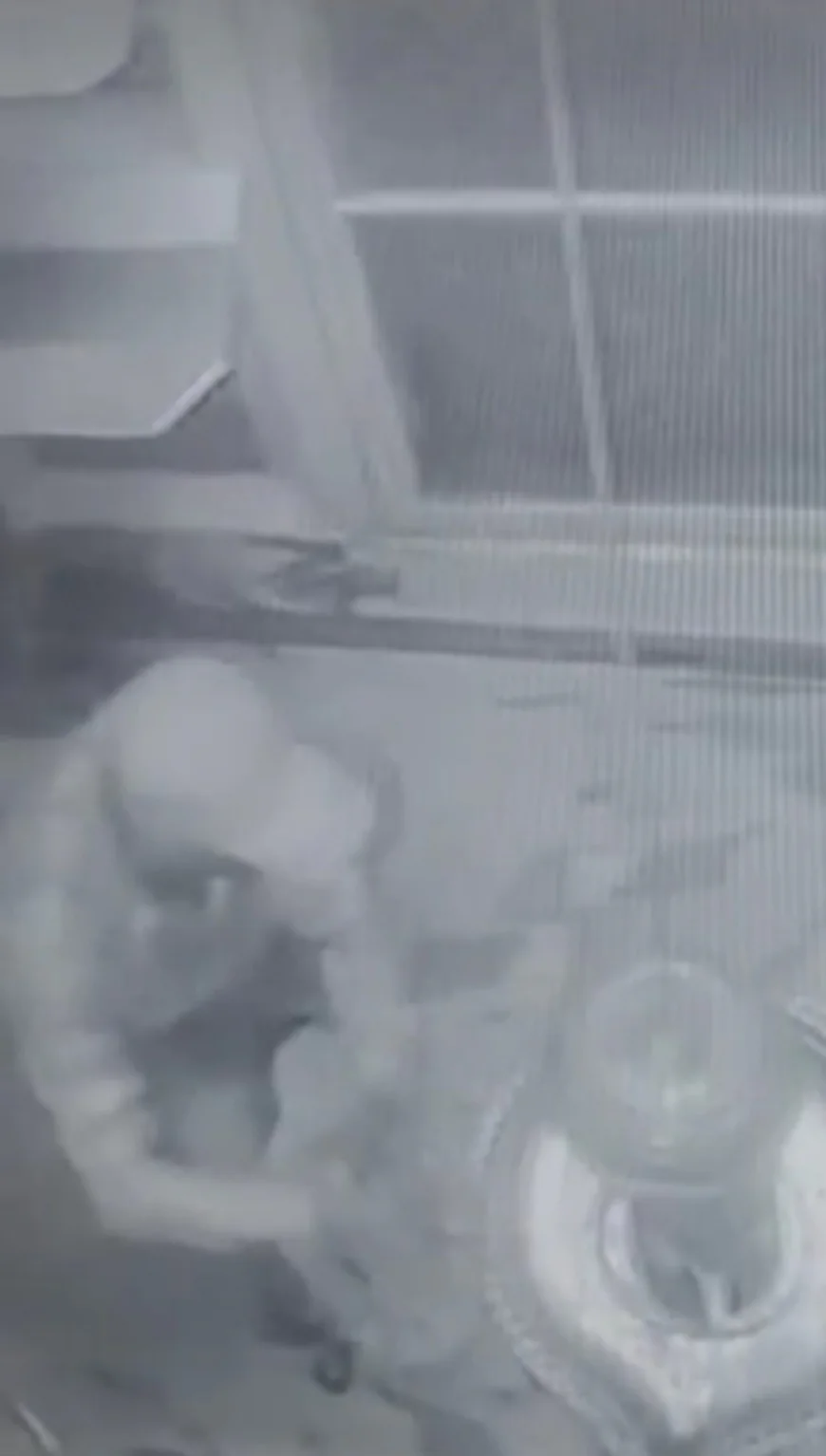 "बाड़मेर के प्राचीन शिव मंदिर में चोरी: चांदी का मुकुट और शिवलिंग गायब, CCTV में कैद हुआ चोर"