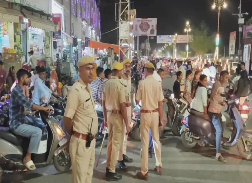 "बाड़मेर में दीपावली की सुरक्षा: 150 पुलिस जवान तैनात, एसपी ने बढ़ाया हौसला"