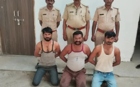 लूणी नदी में अवैध बजरी खनन: तीन आरोपी गिरफ्तार, जेसीबी सहित कई वाहन जब्त