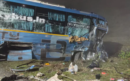 अलीगढ़ टोंक: ट्रेलर और बस की भीषण भिड़ंत में तीन गंभीर घायल, यातायात प्रभावित