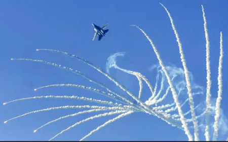 भारतीय वायुसेना का 93वां स्थापना दिवस: ब्रह्मपुत्र नदी पर भव्य एयर शो, 75 विमानों ने चमत्कार दिखाया