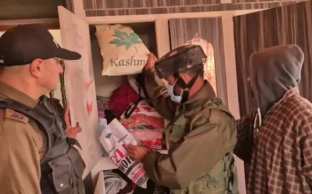 जम्मू-कश्मीर: पाकिस्तान समर्थित आतंकी नेटवर्क का पर्दाफाश, 120 जगहों पर छापेमारी; सिम कार्ड-डिजिटल डिवाइस जब्त, कठुआ में दो पुलिस अधिकारी बर्खास्त