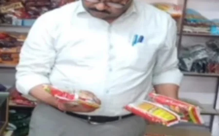 बाड़मेर में फूड इंस्पेक्टर का सख्त कार्रवाई: घी-तेल के सैंपल लिए, 43 किलो अवधिपार खाद्य पदार्थों को मौके पर नष्ट किया